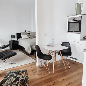 Apartment Burg 9 Boardinghouse, Dusseldorf